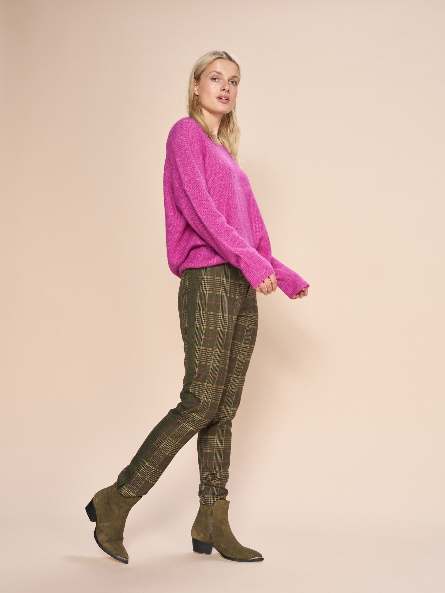 Modelshot / Forest Night / Detail